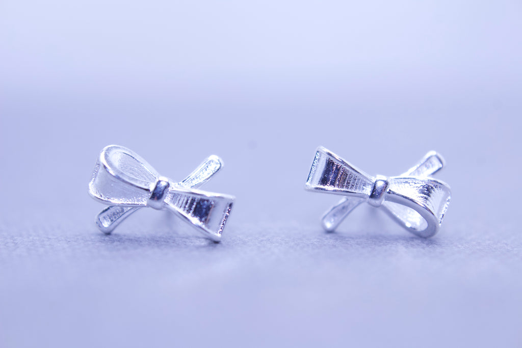 silver bow stud earrings lightweight studs